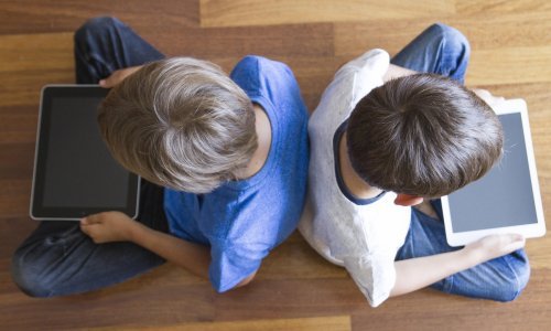 Pogledajte kurikulume o umjetnoj inteligenciji za osnovne i srednje škole
