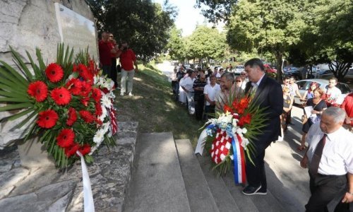 Splitsko loptanje kostima mrtvih antifašista