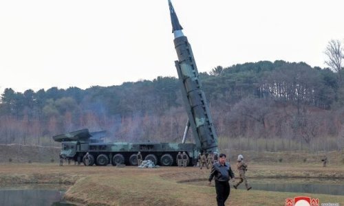 Pjongjang pokazao raketni sustav zlokobnog izgleda i zastrašujućeg dometa