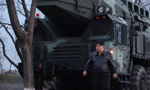 Vođa Sjeverne Koreje nadgledao probno ispaljivanje raketa