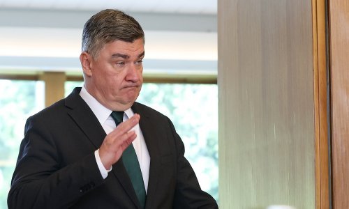 Milanović na Facebooku: Pogledajte kako odluke donosi Ustavni sud