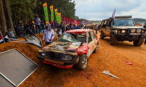 Stravične snimke iz Šri Lanke; automobil se zabio u gledatelje, sedam mrtvih...