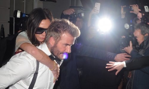 Nimalo glamurozno, ali jako zabavno! Ovako je Victoria Beckham napustila rođendansku zabavu
