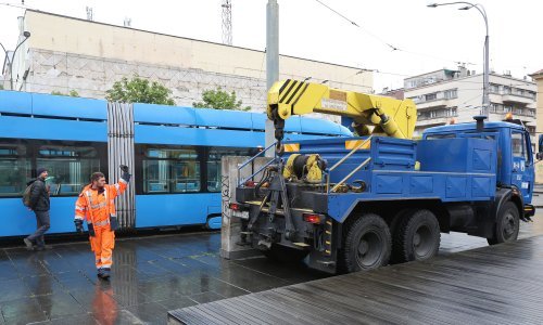 Pokvario se tramvaj kod Kvaternikovog trga, nastala duga kolona u Maksimirskoj