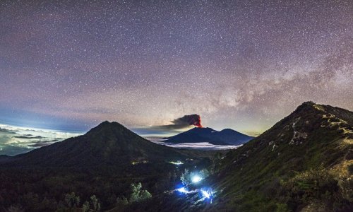 Turistkinja se spotaknula o suknju i pala u 75 metara dubok krater vulkana