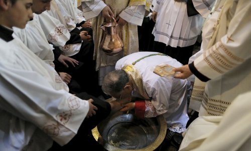 Tisuće turista dolaze u Svetu Zemlju na polnoćke