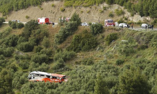 Zbog izvlačenja autobusa iz provalije obustavit će se promet kod Makarske