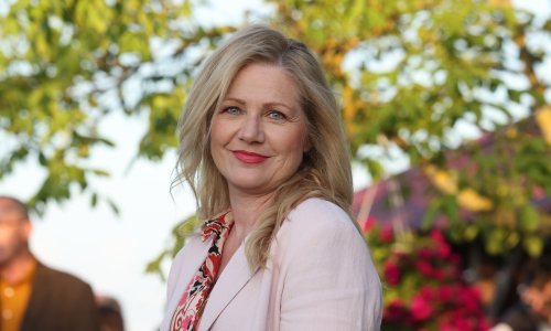 Barbara Kolar pozira s markantnim muškarcima, a Saša Lozar je usporedio s Lepom Brenom