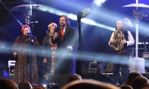 Bijelo dugme započinje hrvatski dio slavljeničke turneje 'Doživjeti stotu' koncertom na pozornici Cave Romane