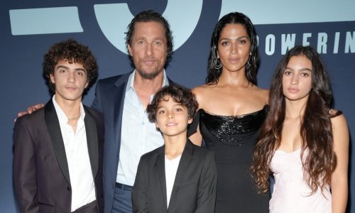 Njegova najveća podrška: Matthew McConaughey sa suprugom i djecom pozirao na gala večeri