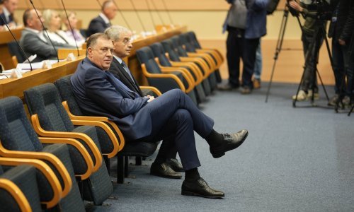 Sud BiH odbio zahtjev za svjedočenjem Schmidta, Dodik pred novinarima psovao