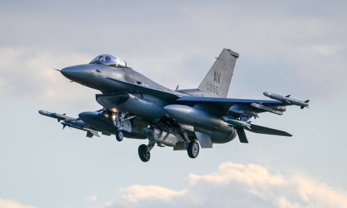 Ukrajina dobiva borbene avione F-16 već ovo ljeto