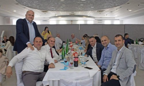 Josip Dabro objavio fotografiju s obiteljske fešte, a kad tamo - Ivan Anušić