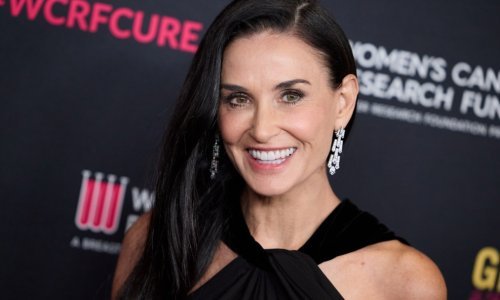 Zanosne obline i vitka linija: Demi Moore u 61. godini plijeni pažnju u minijaturnom badiću