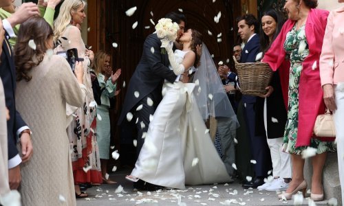 Mladenka blistala u vjenčanici koja je još ljepša straga