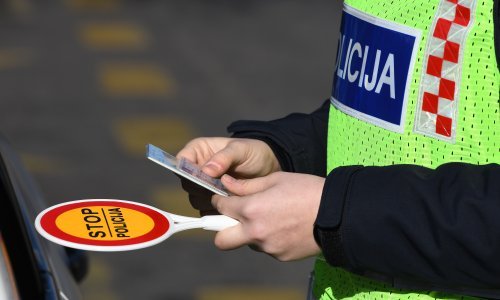 Prometnom recidivistu na mopedu 15 dana zatvora u Požegi