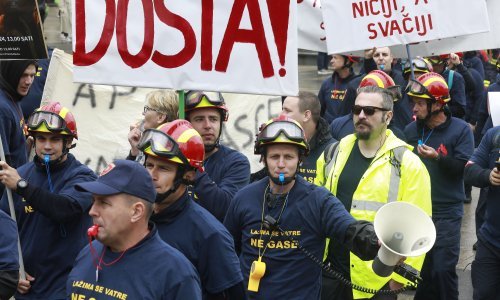 Pogledajte poruke vatrogasaca s kojima su se prošetali središtem Zagreba