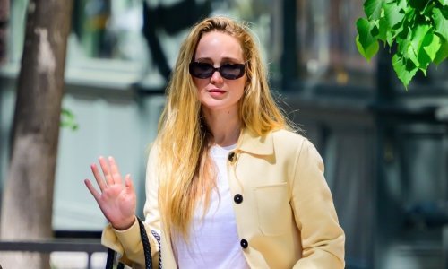 Spojila sve trendove: Odličan stajling zaokružila je najpoželjnijim balerinkama sezone