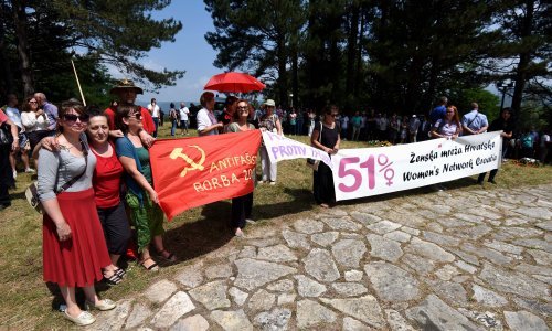 Počelo prepucavanje: Što su djeca radila u Srbu i što su recitirala?