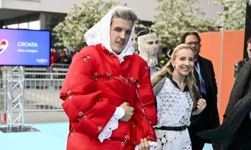 Tabletići u Malmöu: Neobično izdanje Baby Lasagne na tirkiznom tepihu