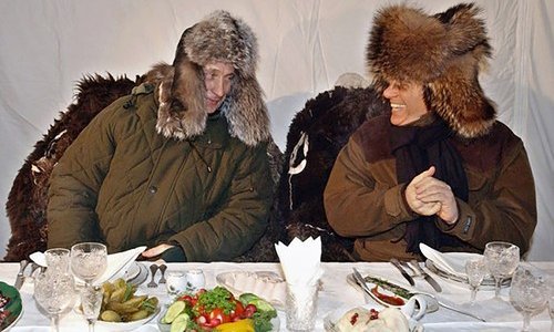 Kako je Putin u lovu smjestio Berlusconiju: 'Sakrio se iza stabla pa povratio'