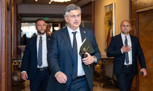 Ozareni HDZ-ovci stižu na sjednicu predsjedništva: Jedan izgleda posebno zadovoljno