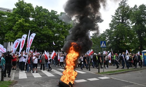 Tisuće Poljaka na ulicama zbog zelene politike EU-a: 'Nek Bruxelles jede crve'