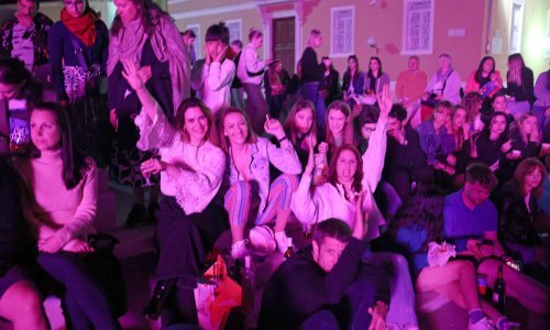 Euforija u Zadru i Zagrebu, na stotine fanova stiglo podržati Baby Lasagnu