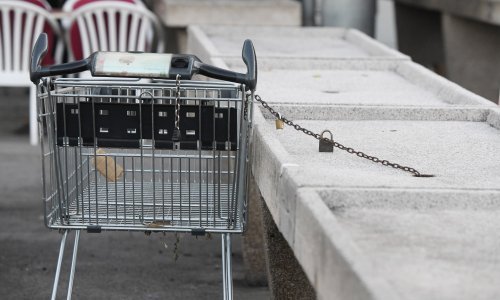 Krah njemačkog trgovačkog lanca: Zatvorili poslovnice i otpustili zaposlenike