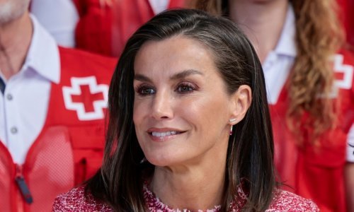 Proljetna kombinacija kraljice Letizije koja odgovara promjenjivom vremenu