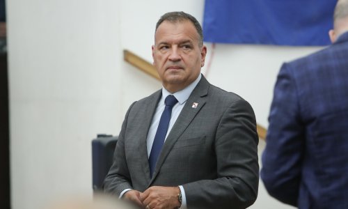 Beroš otkrio u kakvom je stanju beba koja je sinoć pronađena u kanti za smeće