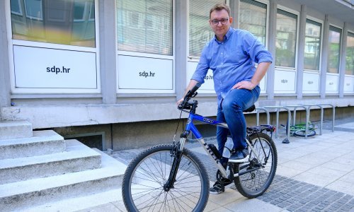 Glavašević krenuo biciklom iz Bruxellesa u Zagreb, put će trajati dva tjedna
