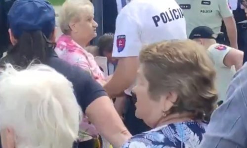 Pogledajte kako policija privodi atentatora na slovačkog premijera