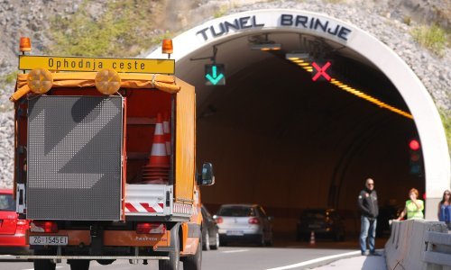 Prometna nesreća u tunelu Brinje u smjeru Zagreba