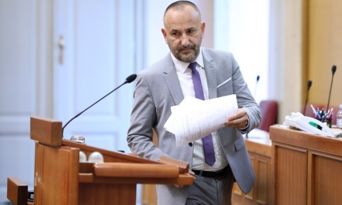 Zekanović: Živog mrtvaca Grbina treba pogoditi kolcem u srce i metkom u čelo