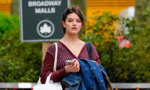 Suri Cruise kreće svojim putem i seli od majke Katie Holmes