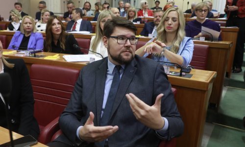 Oporba podržava povećanje plaća ministrima i premijeru