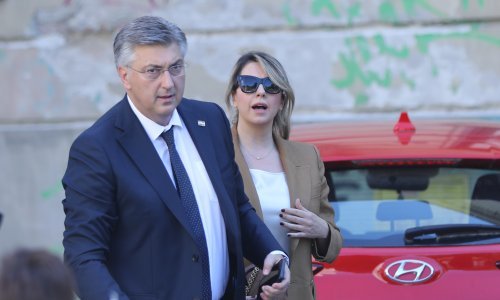 Pohvalio se fotografijom: Andrej Plenković proslavio prvu pričest sina