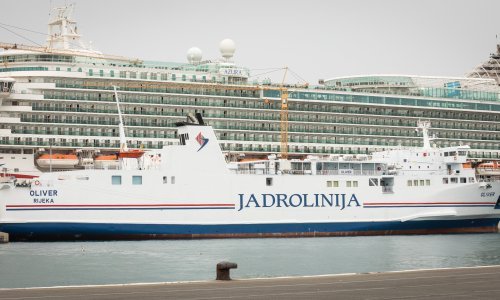 Zaplovio novi trajekt prema Korčuli; evo kako izgleda brod koji je dobio ime po Oliveru