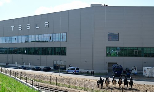 Tesla pokušava umiriti europske leasing kuće