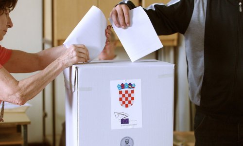 Ministarstvo upozorilo birače: Ako planirate glasati, provjerite valjanost osobnih iskaznica!