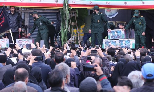 Počela prva ceremonija pogreba iranskog predsjednika; mnoštvo ljudi u Tabrizu