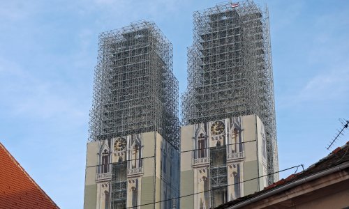 Zagrebačkoj katedrali za čak 30 metara skraćeni tornjevi