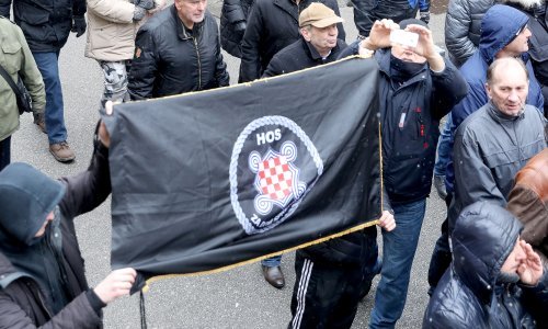 Sud: Most branitelja u Rijeci nije primjereno mjesto za isticanje simbola HOS-a