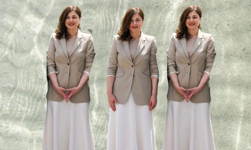 Sanja Musić Milanović ne boji se modne reciklaže; na već viđenom stajlingu promijenila jedan detalj