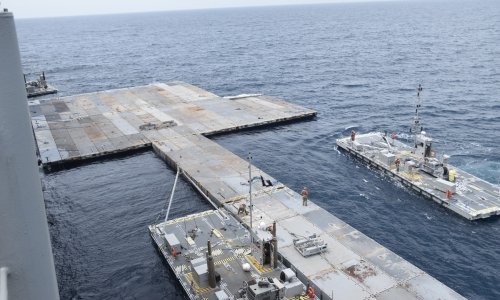 Nova nevolja za Gazu: raspao se američki plutajući mol za transport pomoći