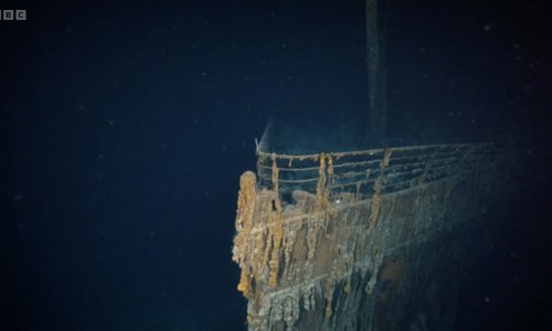 Nakon prošlogodišnje katastrofe milijarder Larry Connor planira put do olupine Titanika