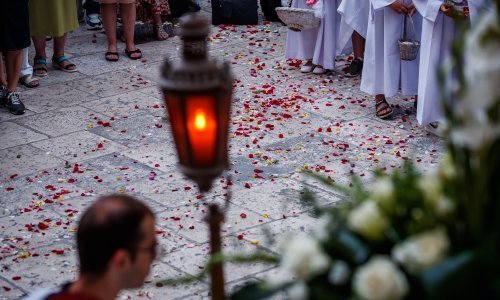Znate li što se danas slavi i zašto Tijelovo uvijek pada na drugi datum?