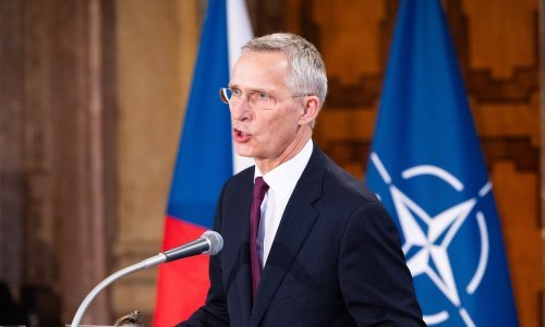 Stoltenberg: Treba razmisliti o ukidanju ograničenja na oružje poslano u Ukrajinu