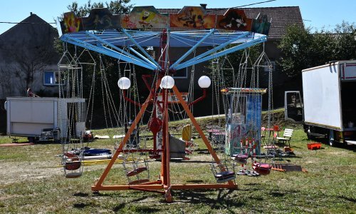 Troje djece zadržano u bolnici nakon što se srušio ringišpil u Ljubuškom